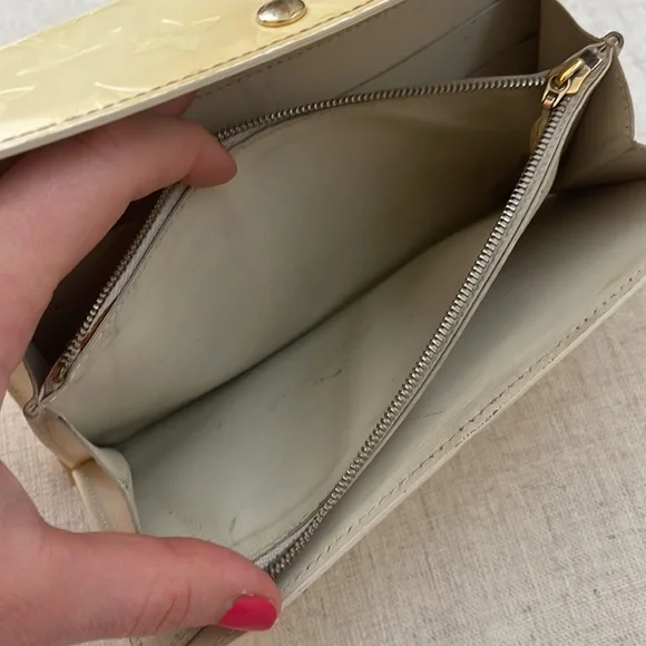 Louis Vuitton Gold Vernis Sarah Wallet